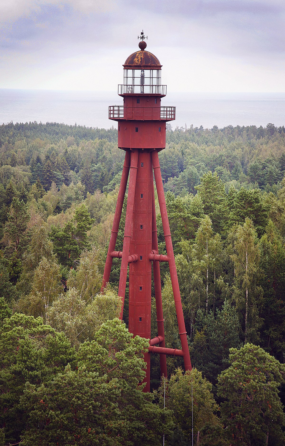 purjetamine ruhnu saarele